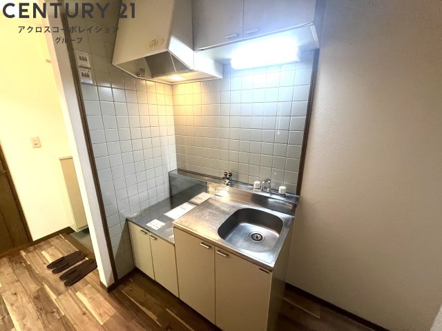 キッチン　壁付けキッチンでスペースを有効活用☆