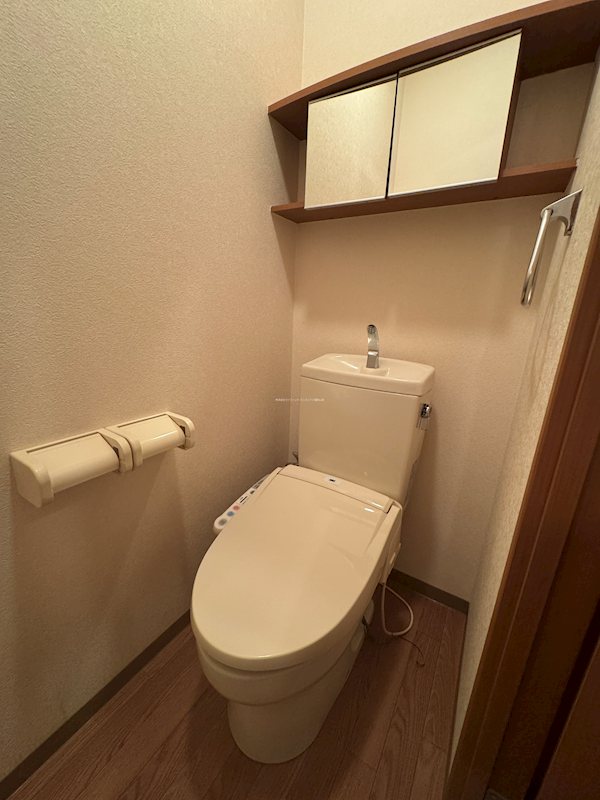 トイレ　※同タイプ別部屋の写真となります。