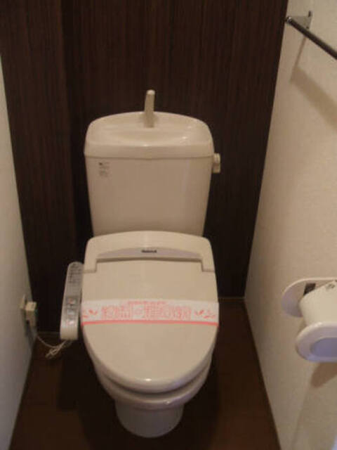 トイレ　Ｅ１０２＿トイレ（アクセントクロス）