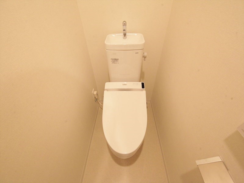 トイレ　温水洗浄暖房便座付トイレ