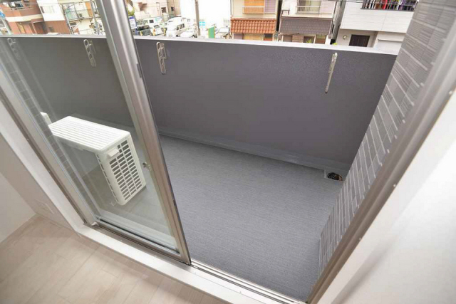 バルコニー　お洗濯にも便利なバルコニー付き