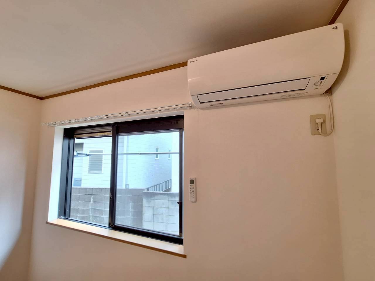 その他　★エアコン★