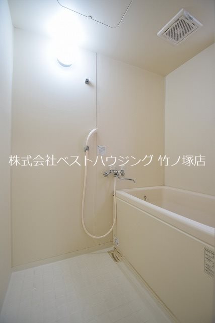 バス・シャワールーム　浴室