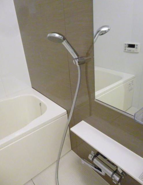 バス・シャワールーム　※別部屋参考写真