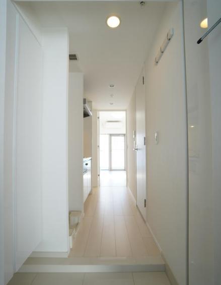 玄関　※別部屋参考写真