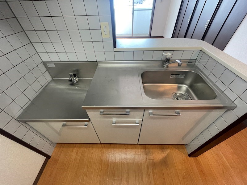 キッチン　※同物件別部屋参考写真