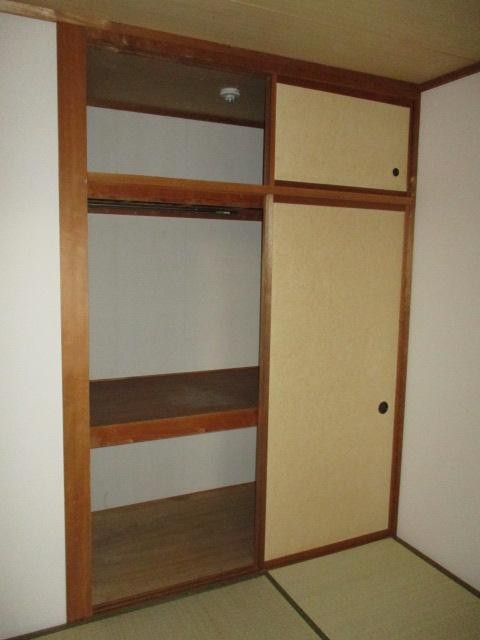 収納　天袋付きの押入です☆