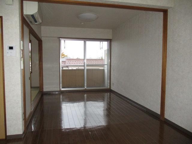 居室・リビング　南向きの明るいLDK☆