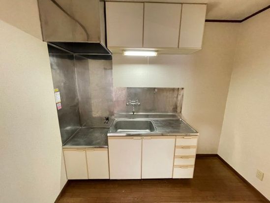 キッチン　※原状回復前の為別部屋のお写真です