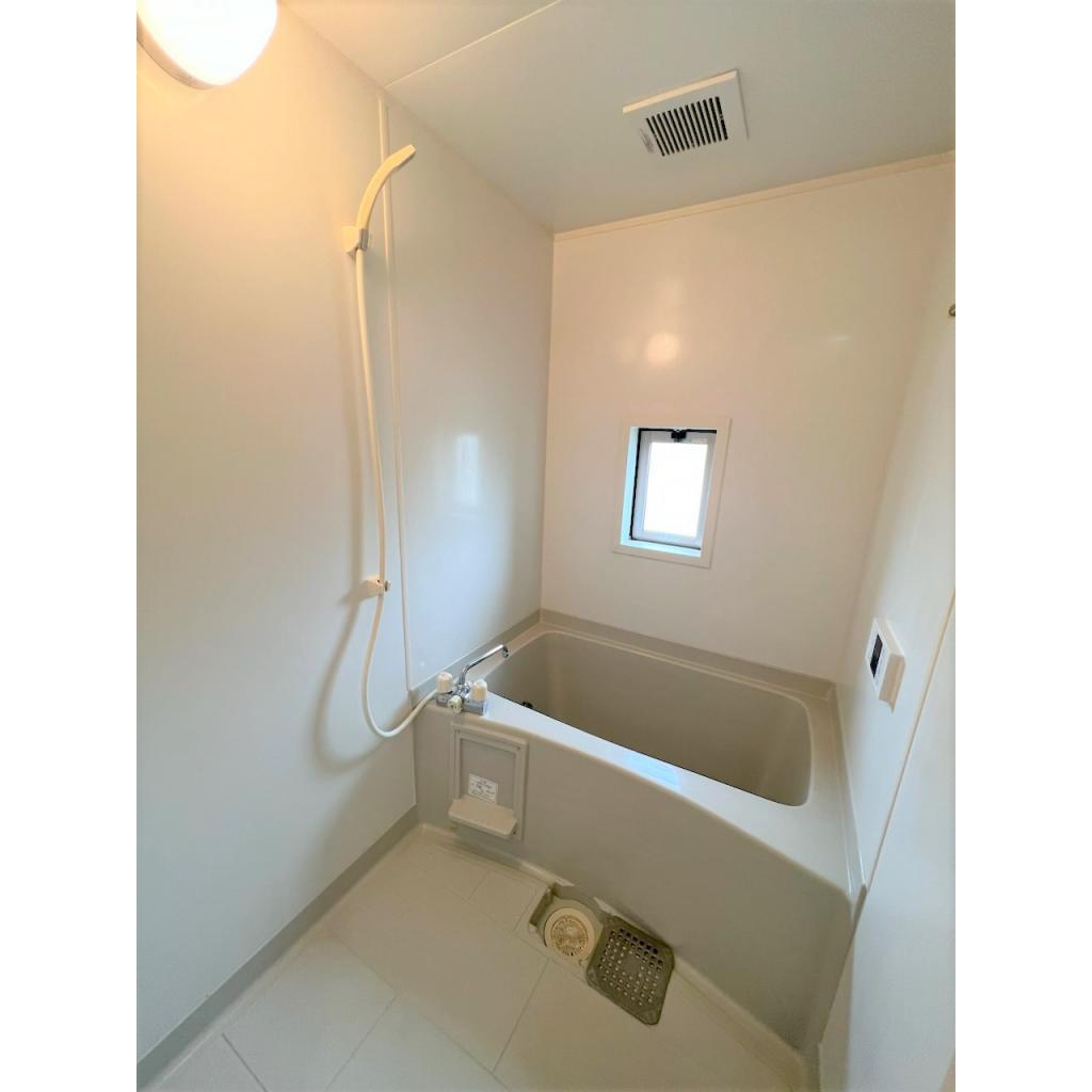 バス・シャワールーム　※202号室の参考画像です