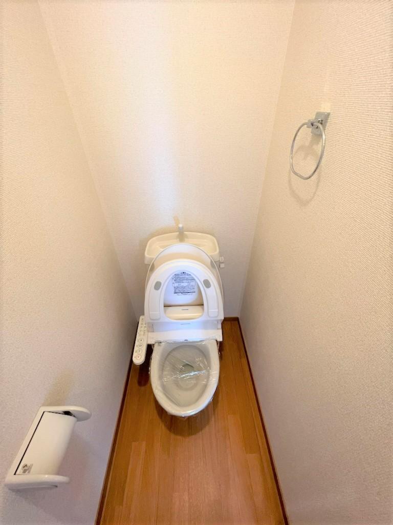 トイレ　※202号室の参考画像です