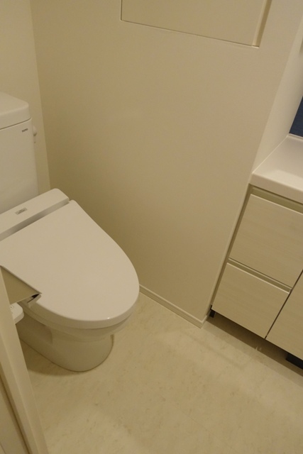 トイレ　※写真は同タイプ住戸です。