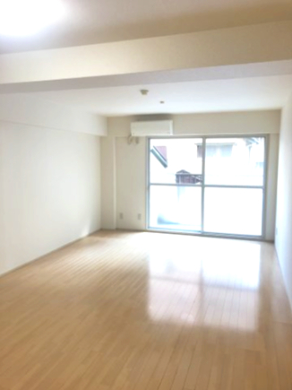 居室・リビング　広々としたワンルーム