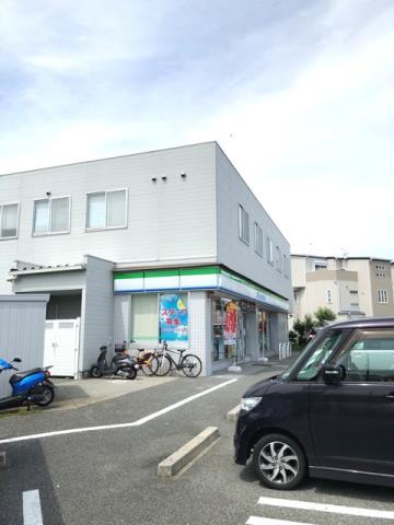 コンビニ　ファミリーマート（コンビニ）まで500m