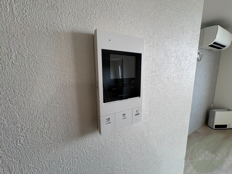 セキュリティ　ＴＶモニター付インターホンです。来客者の顔が見えるので安心！