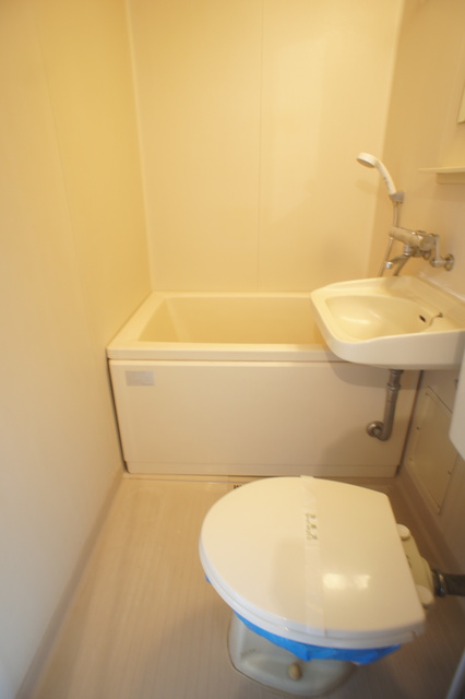 トイレ　清潔感ある洋式トイレです☆お掃除も楽々です！！