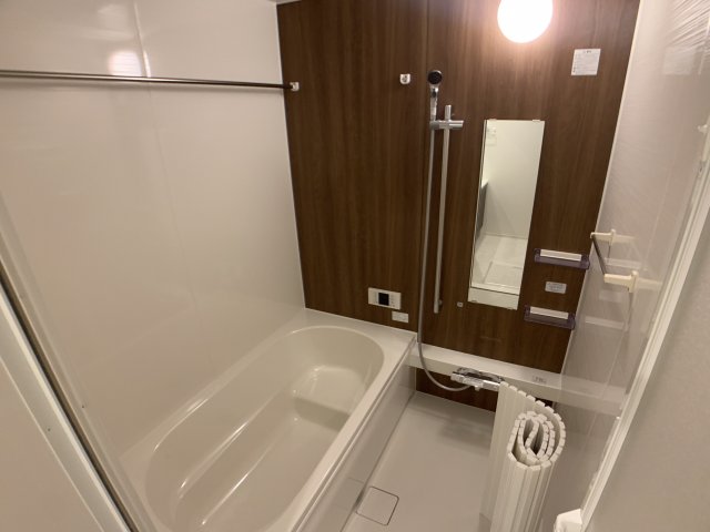 バス・シャワールーム　浴室乾燥機付きで便利です！