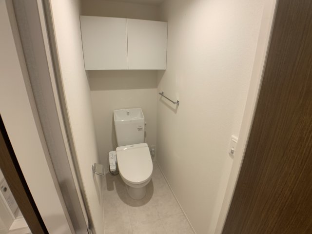 トイレ　温水洗浄暖房便座ついてます☆