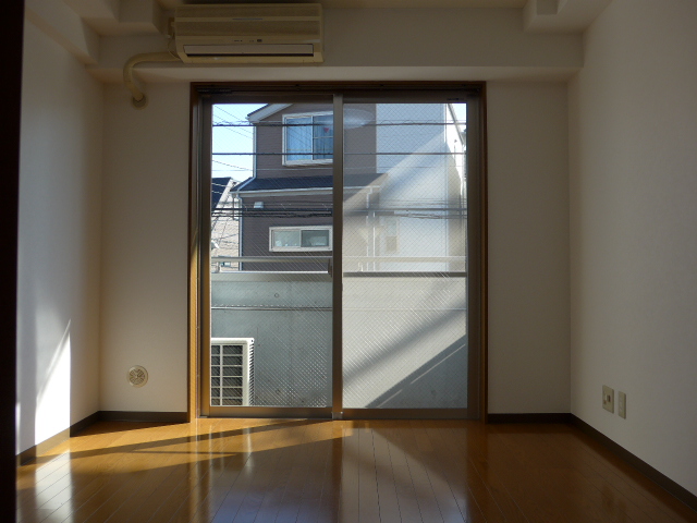 居室・リビング　別号室の参考写真