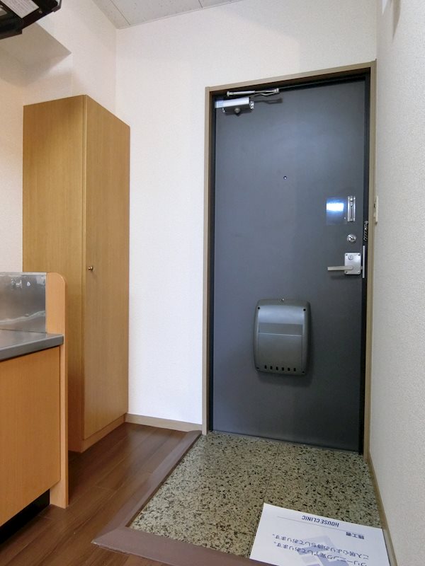 玄関　広々とした玄関スペースでシューズボックスもございます