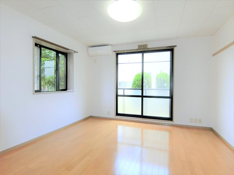 その他部屋・スペース　2面採光の為、明るいお部屋です