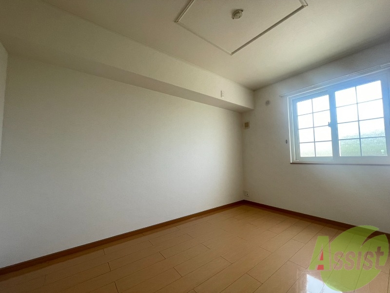 その他部屋・スペース　６．０帖の寝室です。ダブルベットも置ける広さがあります！