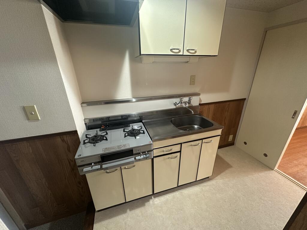 キッチン　※同建物別部屋写真です。ご参考ください。