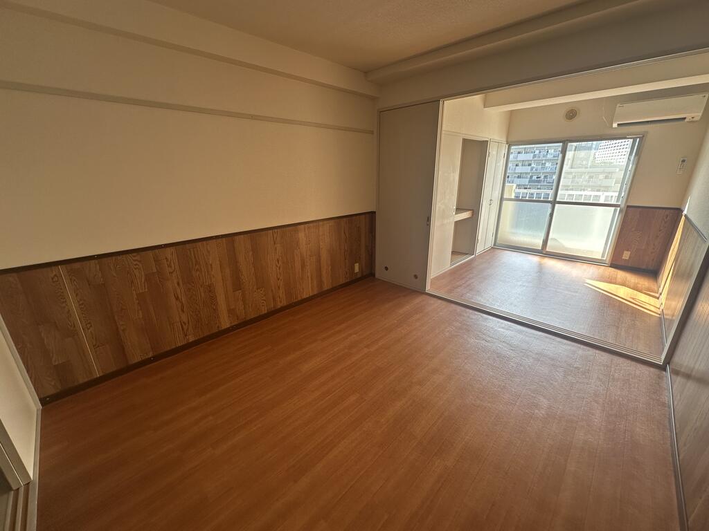 居室・リビング　※同建物別部屋写真です。ご参考ください。