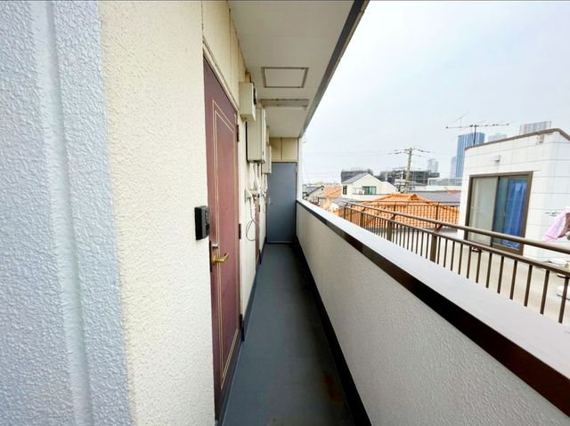 玄関　バルコニー