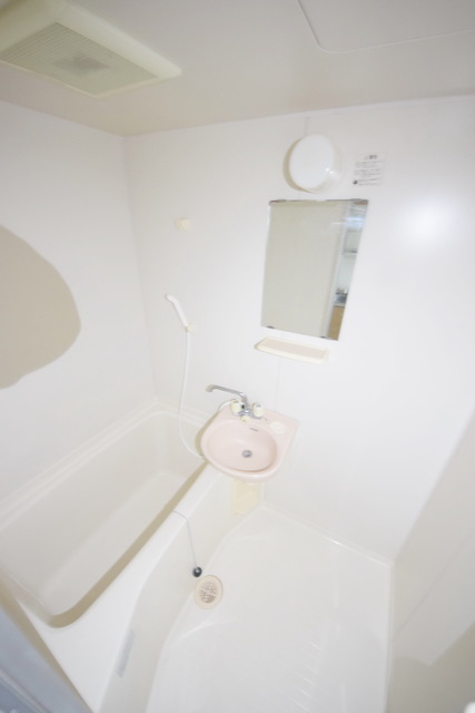 バス・シャワールーム　～一日の疲れを癒しましょう～