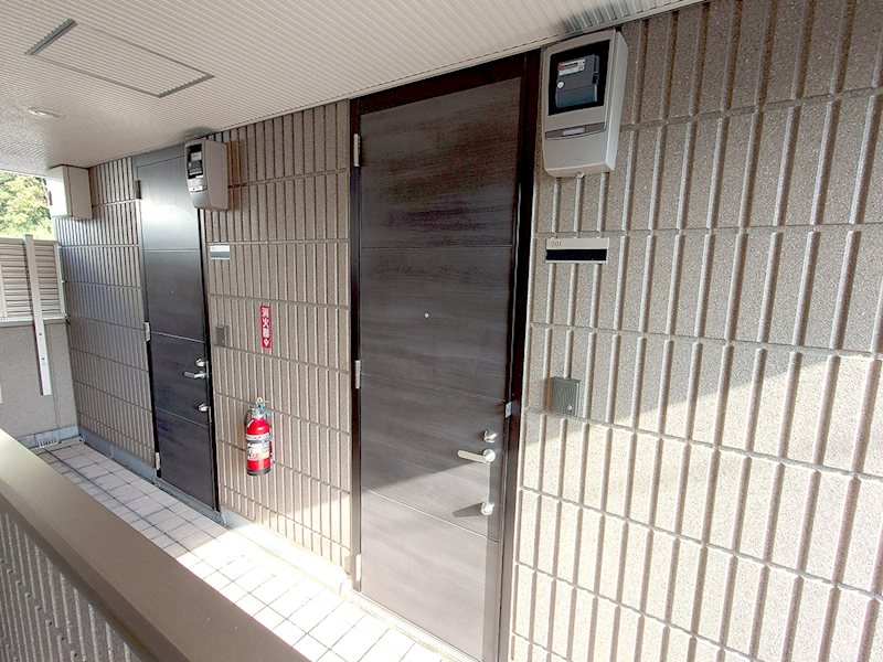 玄関　ディンプルキー１キー２ロック