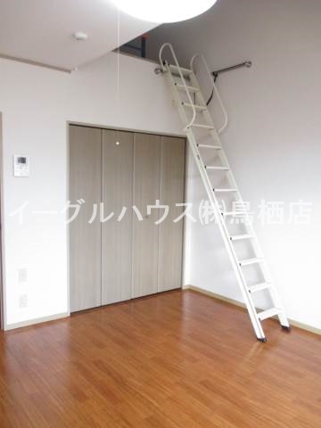 居室・リビング　ロフト付のお部屋