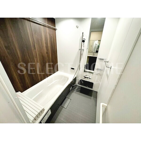 バス・シャワールーム　落ち着いた空間のお風呂です