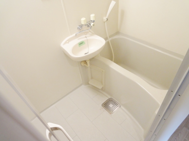 バス・シャワールーム　別号室の写真です。