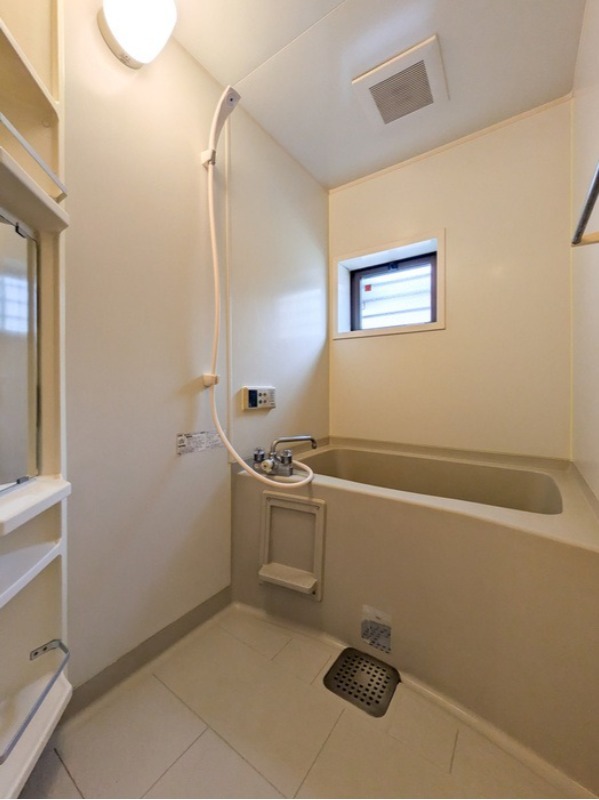 バス・シャワールーム　図面と現状に相違がある場合には現状を優先