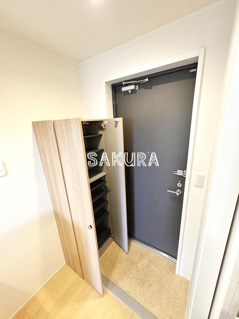 玄関　ゆったりとした玄関スペースです♪