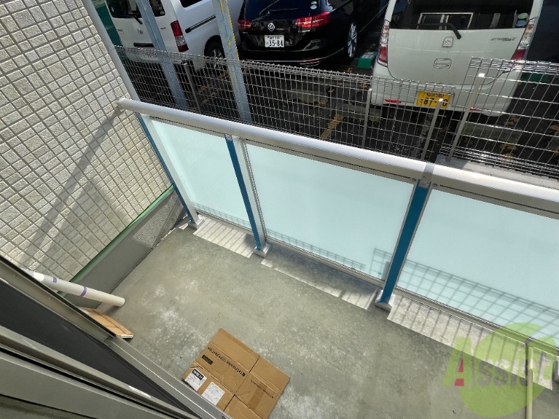 バルコニー　洗濯物がたくさん干せるバルコニーで嬉しいですね。