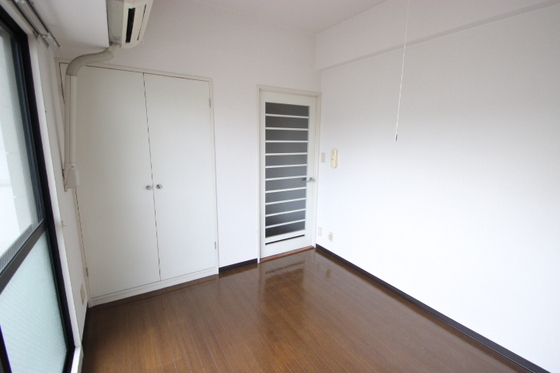 居室・リビング　※別室の写真です