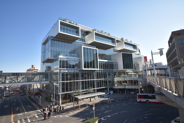 ショッピングセンター　枚方T－SITE（ショッピングセンター）まで717m