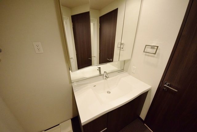 洗面設備　※写真は同タイプ住戸です。