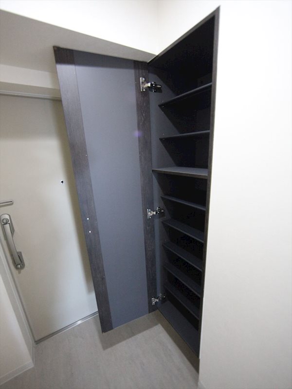 玄関　玄関　シューズボックス