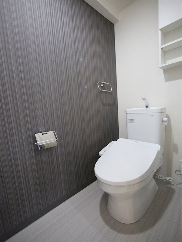 トイレ　温水洗浄暖房便座付きトイレ