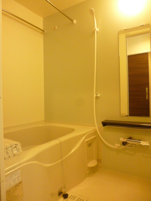 バス・シャワールーム　★追焚機能に浴室乾燥機完備★