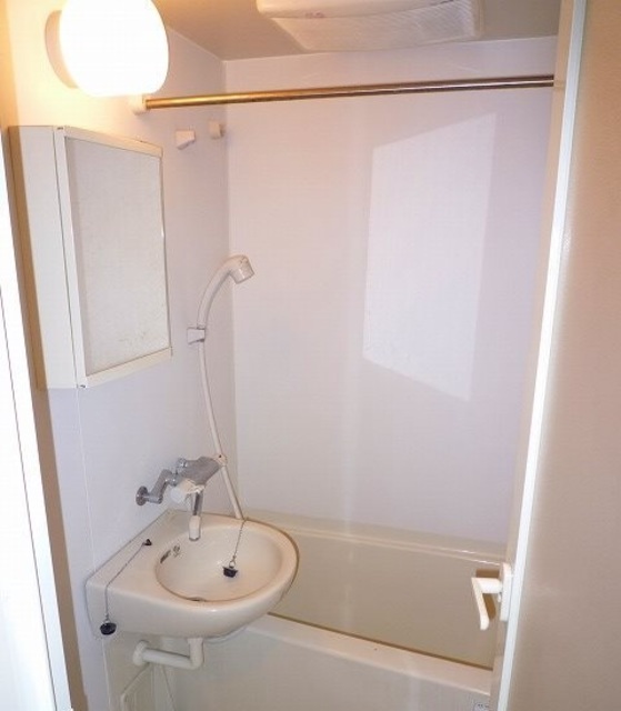 バス・シャワールーム　バスルーム