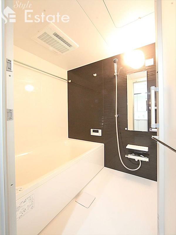 バス・シャワールーム　バスルーム