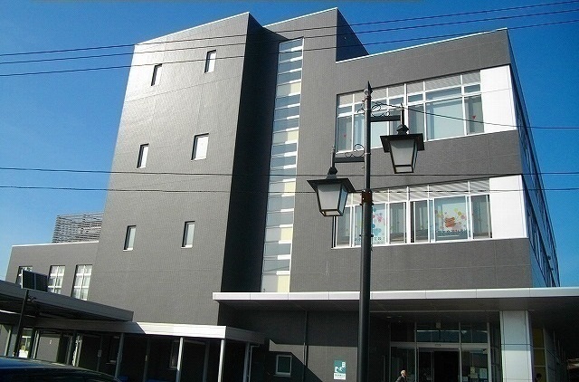 役所　西部市民サービスセンター（役所）まで300m