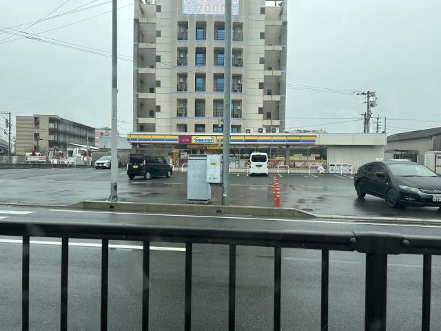 コンビニ　ミニストップ八幡穴生店（コンビニ）まで382m