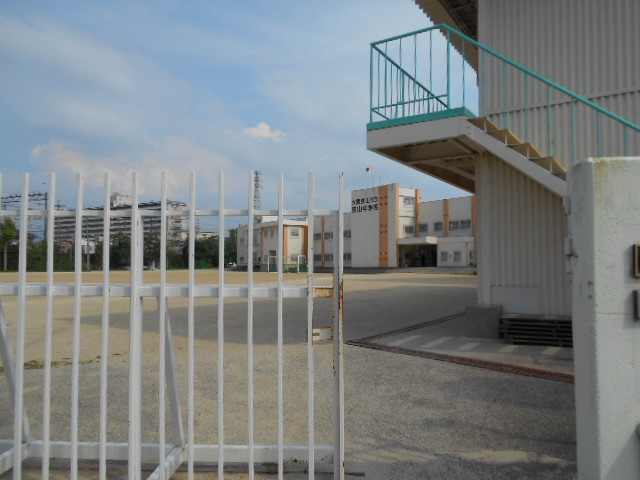 中学校　大阪狭山市立狭山中学校（中学校）まで825m