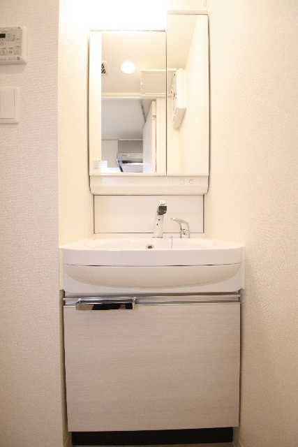 洗面設備　※別室の参考写真の為、現況優先です。