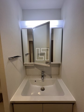 洗面設備　スプランディッド難波キャトル　独立洗面台